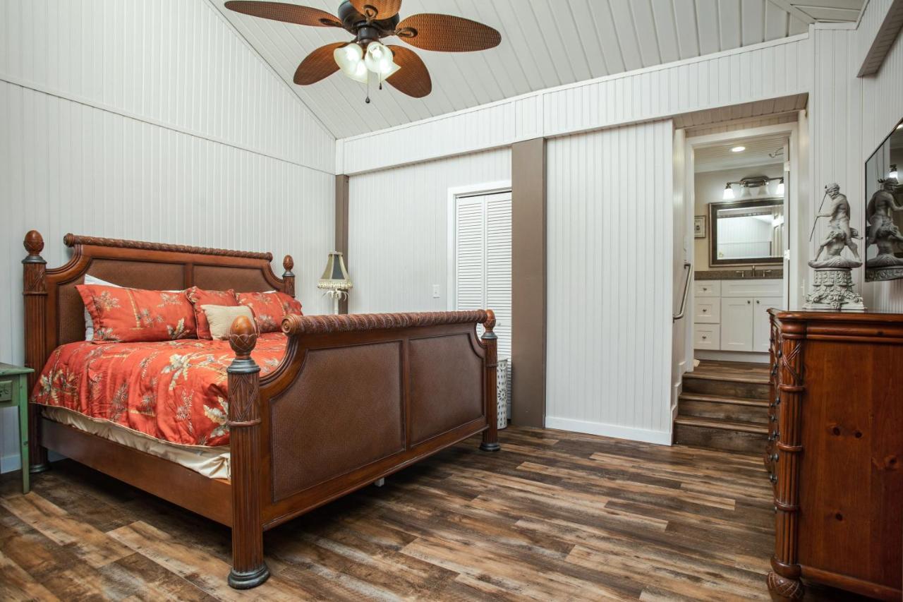 The Boathouse Motel Marco Island Bagian luar foto