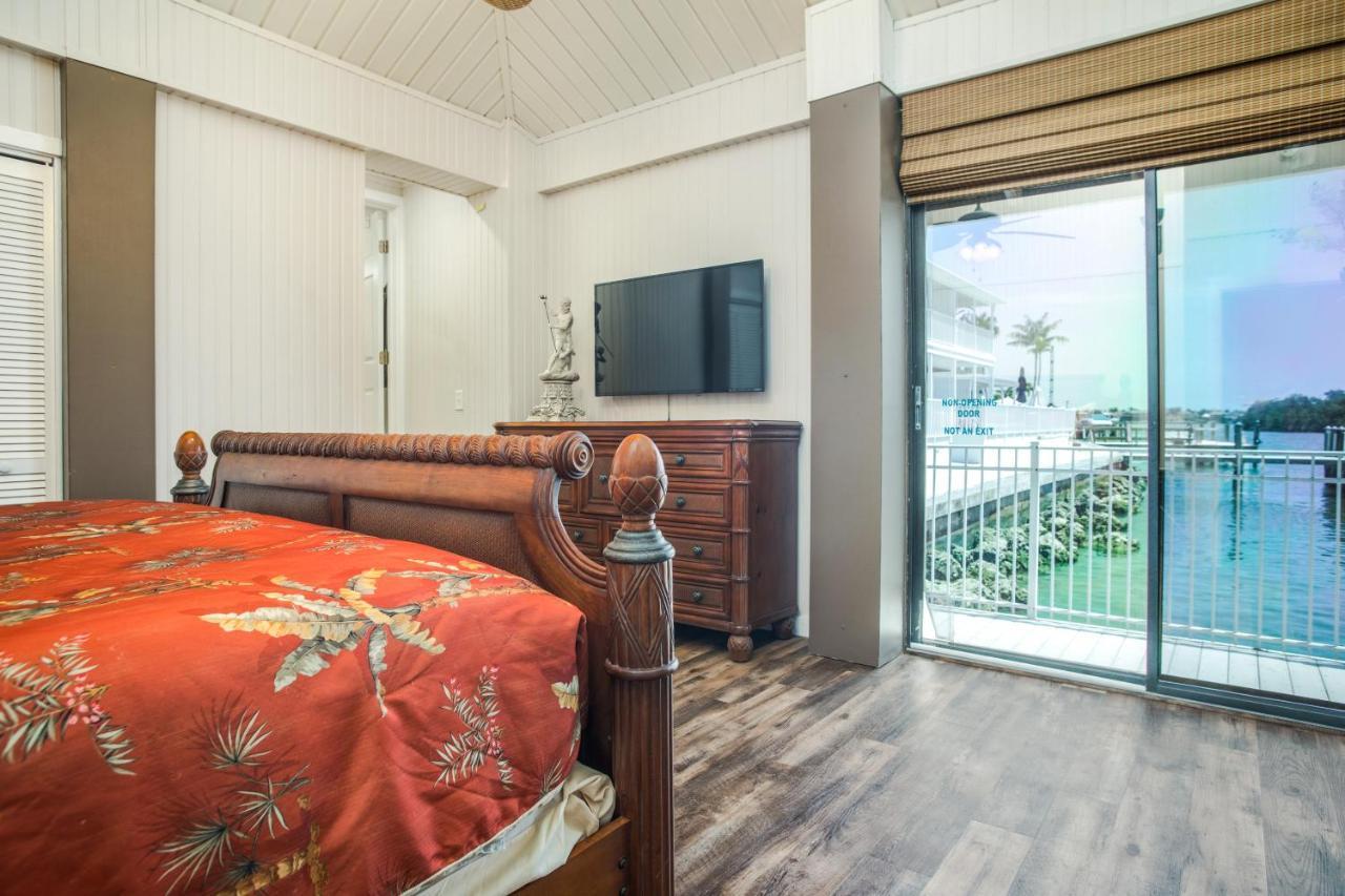 The Boathouse Motel Marco Island Bagian luar foto