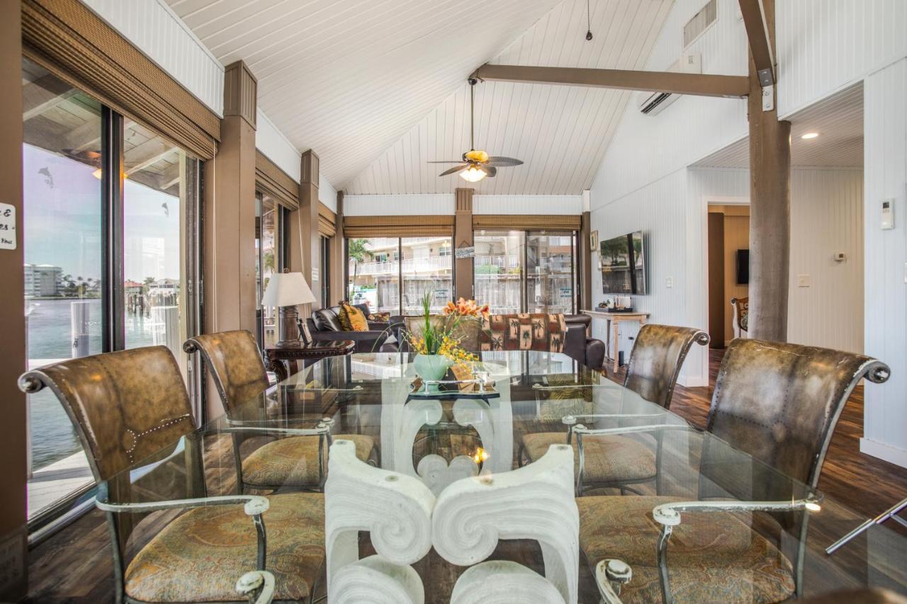 The Boathouse Motel Marco Island Bagian luar foto