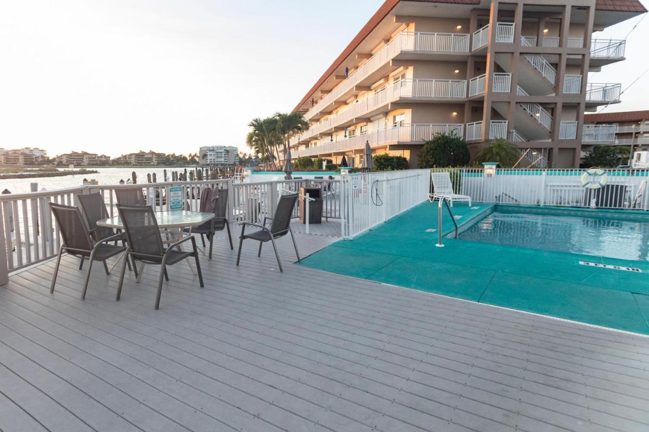 The Boathouse Motel Marco Island Bagian luar foto