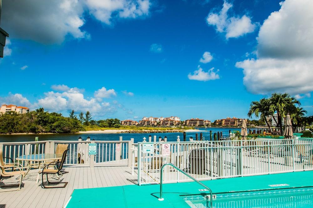 The Boathouse Motel Marco Island Bagian luar foto