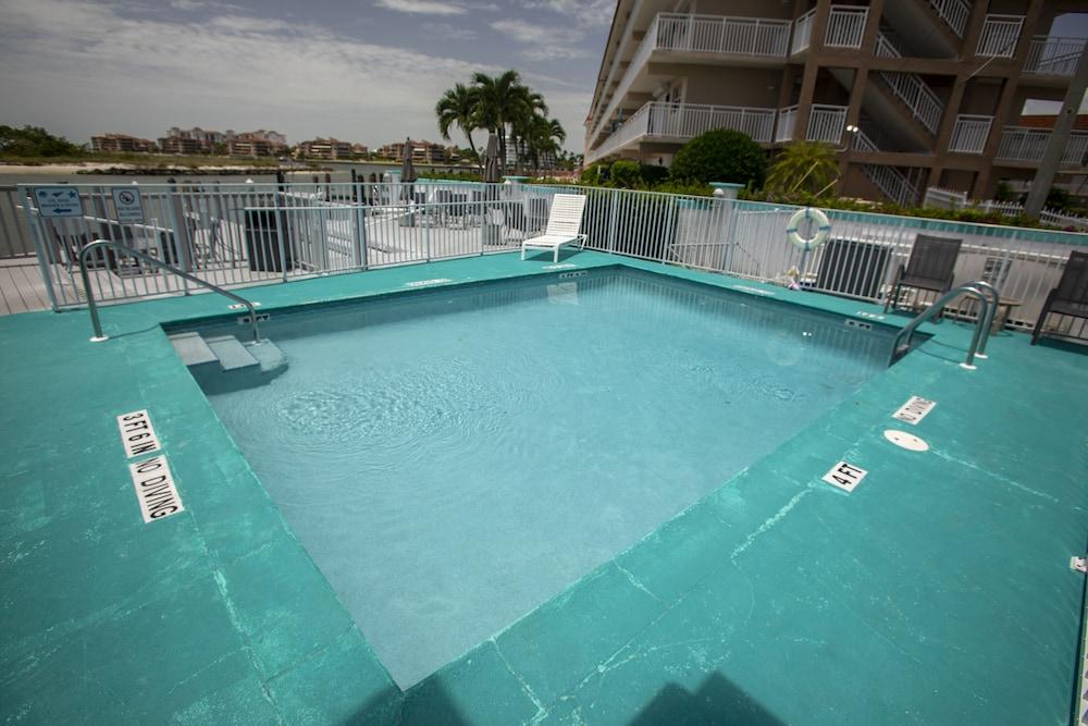The Boathouse Motel Marco Island Bagian luar foto