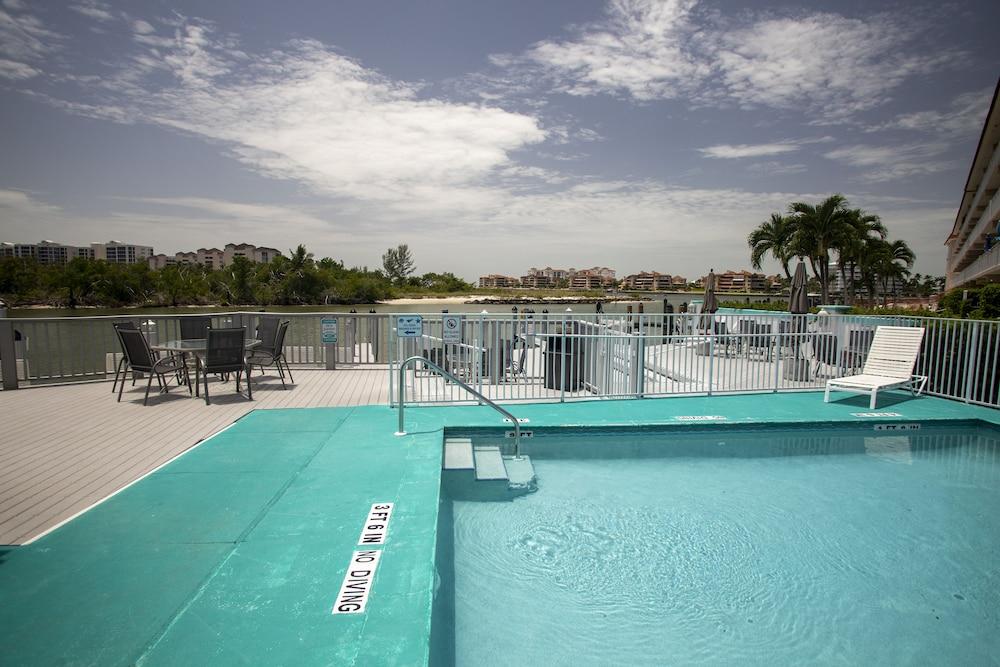 The Boathouse Motel Marco Island Bagian luar foto