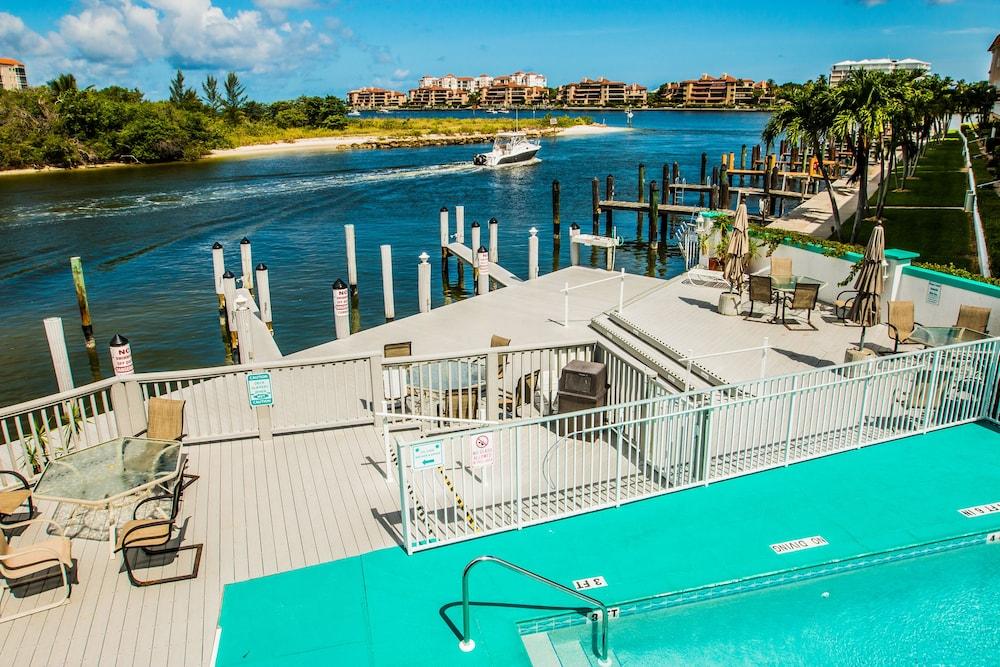The Boathouse Motel Marco Island Bagian luar foto