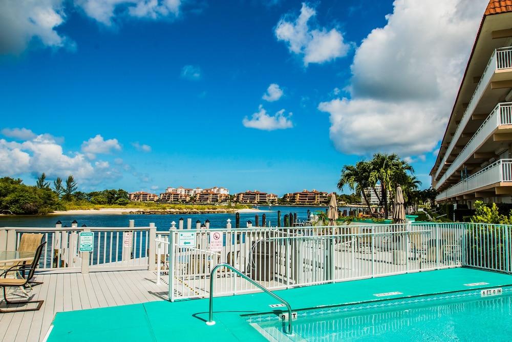 The Boathouse Motel Marco Island Bagian luar foto