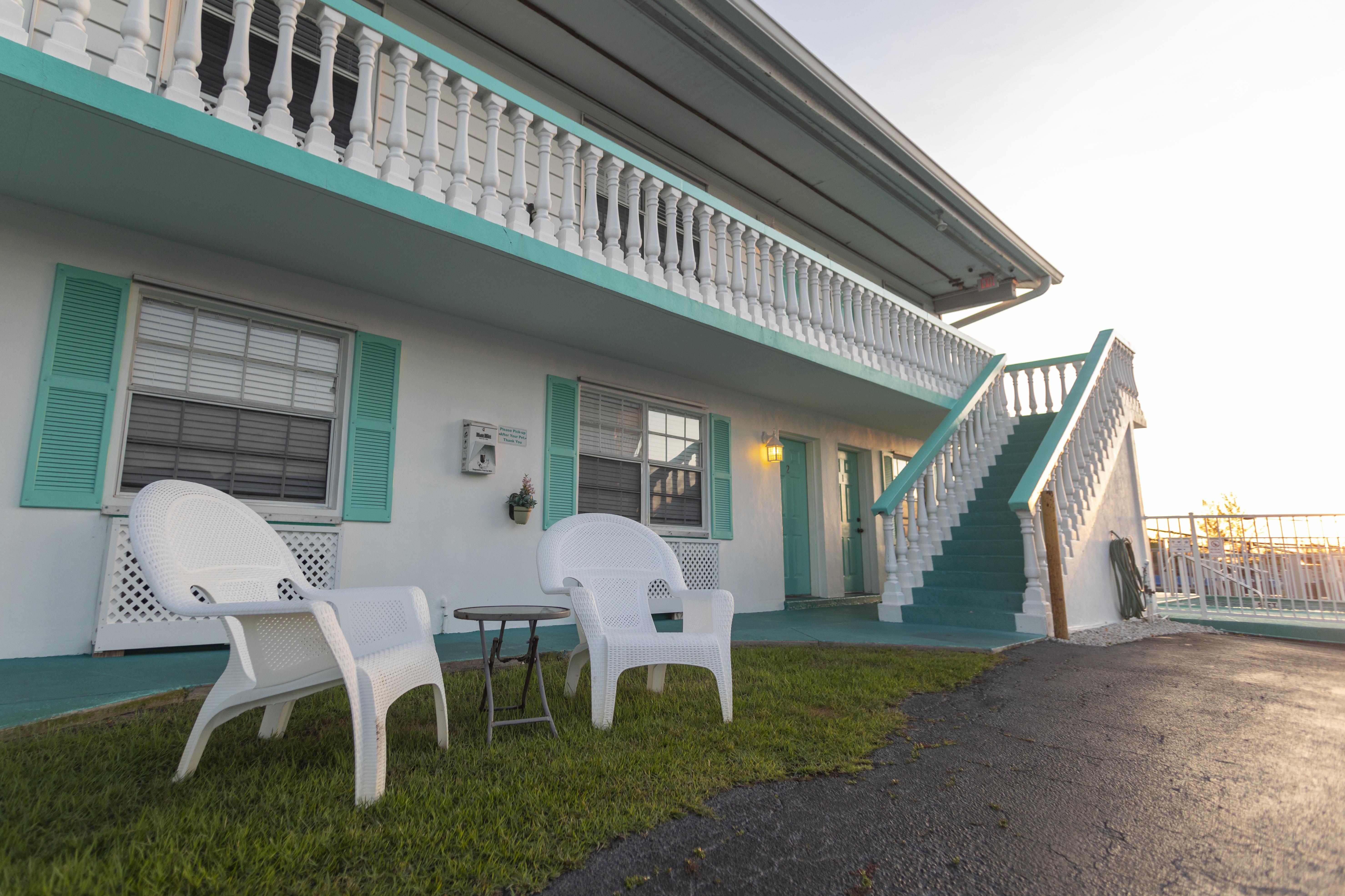 The Boathouse Motel Marco Island Bagian luar foto